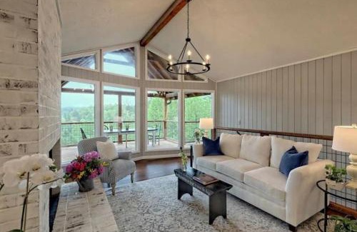 Cullowhee Casa | Stunning Modern Rustic Lake Retreat PRVT BOAT SLIP