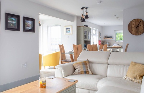 Dunvegan Casa | Preciosa casa de vacaciones privada para 6 personas con WIFI, TV y patio