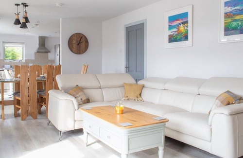 Dunvegan Casa | Preciosa casa de vacaciones privada para 6 personas con WIFI, TV y patio