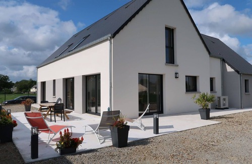 Bolleville Casa | Maravillosa casa de vacaciones privada para 10 personas con WIFI, TV, terraza y mascotas permitida