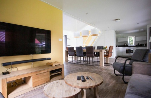 Municipality of Rhenen Casa | Preciosa casa de vacaciones privada para 8 personas con WIFI, piscina, TV, terraza y aparcamiento