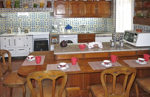 Gondufe Villa | Maravillosa casa de vacaciones privada para 10 personas con piscina, WIFI, TV y terraza