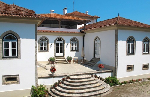 Gondufe Villa | Maravillosa casa de vacaciones privada para 10 personas con piscina, WIFI, TV y terraza