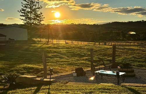 Maroon Otro | Stunning Queenslander on shire horse farm