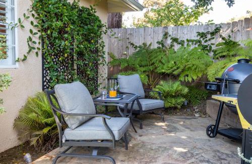 Ladera Heights Villa | Stunning, Quiet Pvt Luxe Home! King Bed, Jacuzzi, Fire Pit, BBQ! Beautiful!