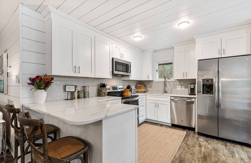Kiawah Island Cabaña | Stunning remodeled cottage, central location!