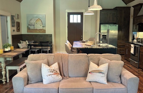 Wilburn Casa | Stunning Riverfront Home Near Cow Shoals with Dock on the Little Red River!!!