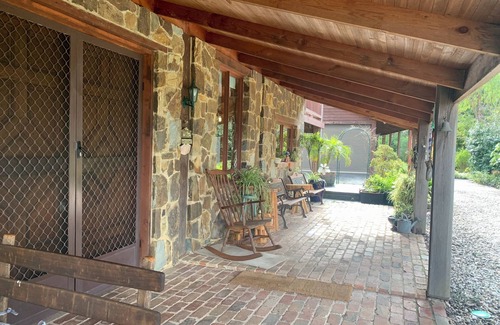 Taggerty Cabina | Stunning Soulful Bush Cabin Retreat in acres of native bushland. Pet friendly