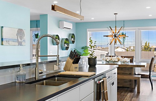 Mystic Island Casa | Stunning 2600 ft² waterfront home, pet friendly, 8 person hot tub, rooftop deck