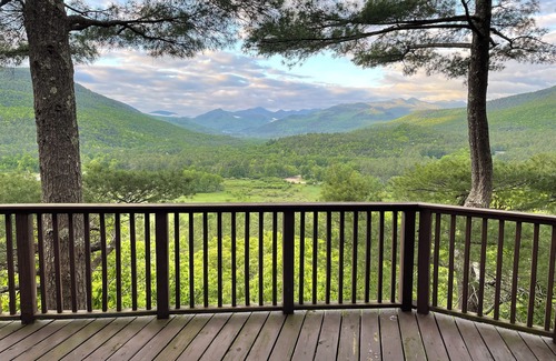 Keene Casa | Stunning views from house high up on mountain side.
