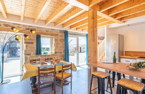 Primelin Casa | Preciosa casa de vacaciones para 6 personas con WIFI, TV, terraza y mascotas permitida