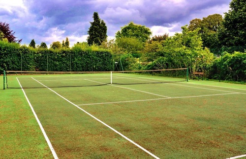 Kingham Casa | Estupenda casa de vacaciones para 4 personas con WIFI, piscina