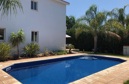 Pegeia Villa | IMPRESIONANTE VILLA EN CORAL BAY, PISCINA PRIVADA, GRAN JARDÍN, A 3 MINUTOS DE LA PLAYA