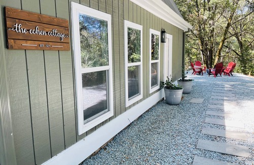 Shenandoah Valley Cabaña | STUNNING Wine Country Cottage on Consumnes River & Pickleball Basketball Court!