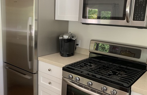 Hedgerow Cabaña | Styled Montecito Cottage in Quiet Neighborhood