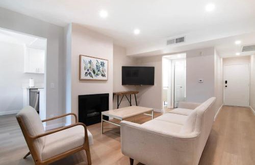 Van Nuys Apartamento | Stylish 1BR Near Universal Studios with Parking