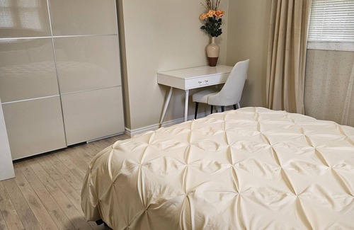 Bridgeview Casa | Stylish 1st floor of the house in Chicago suburbs