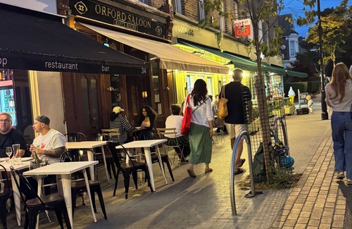 Walthamstow Apartamento | Stylish 2 Bed E17 Home with parking