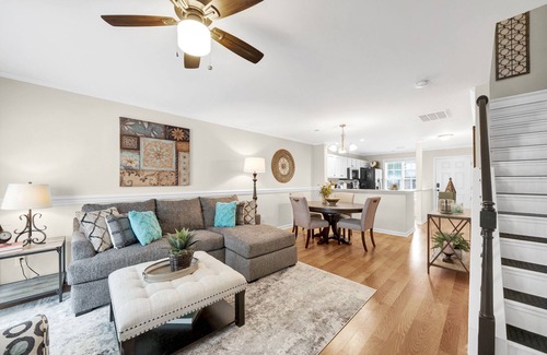 Northeast Raleigh Casa | Stylish 2-Bed townhouse