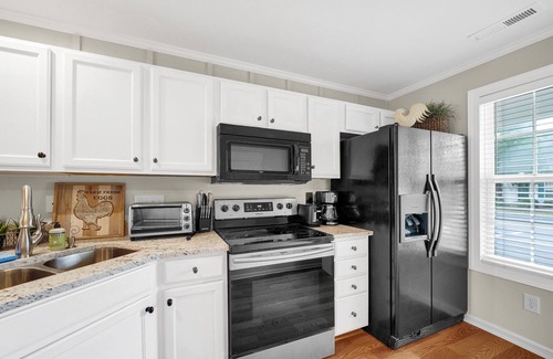 Northeast Raleigh Casa | Stylish 2-Bed townhouse