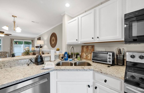 Northeast Raleigh Casa | Stylish 2-Bed townhouse