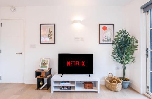 Turnham Green Apartamento | Stylish 2BR Apartment With Balcony Next To Station