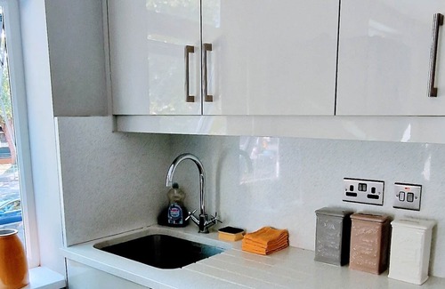 Reading Apartamento | Stylish 3bed Central Reading - 6 min walk to Train Station & High Street