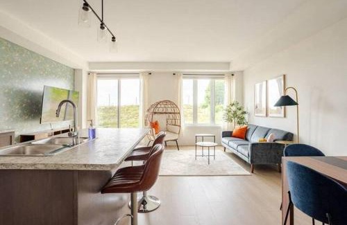 Innisfil Casa | Stylish 4br Fast Wifi Sleeps 10