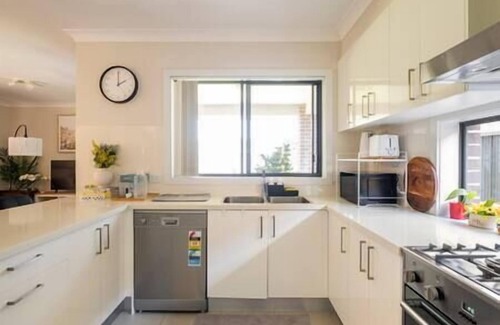 Marsden Park Casa | Quality, Quiet and Modern New Home with Office/Study