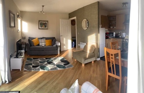 Griffydam Apartamento | Stylish Apartment sleeps 4/6 Wi-Fi Parking Pet Friendly near NEC and Warwick Uni