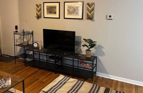 Northside Cabaña | Stylish Cottage 222 - Free Parking - Self Check-in