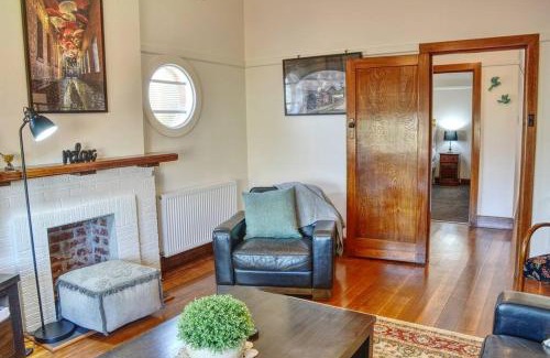 Soldiers Hill Casa | Stylish Family Friendly Escape