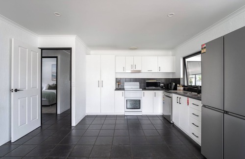 Hawley Beach Casa | Stylish Family Retreat by Hawley Beach