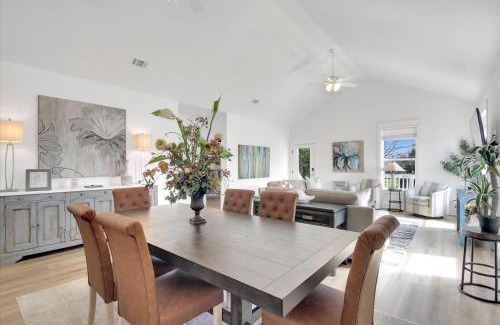 Pass Christian Casa | Stylish Family Stay 3BR3BA Balcony BBQ