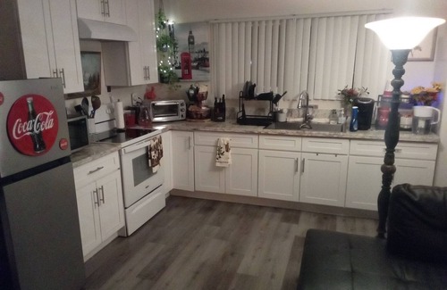 Tower District Apartamento | Stylish Getaway - Located in the Historic TOWER DISTRICT