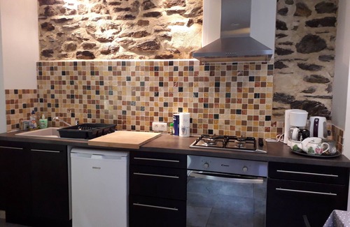 Boissezon Cabaña | Elegantemente renovado Albergue con terraza cubierta En Village Encanto