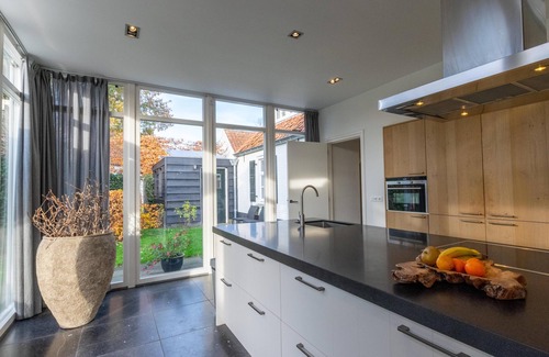 Oosterhout Casa | Stylish holiday home with enclosed garden