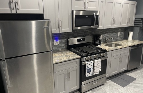 West Orange Apartamento | STYLISH HOME 20 MINS AMERICAN DREAM MALL NYC EWR