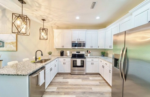 Dothan Casa | Stylish & Modern Dothan Getaway Mins to Downtown!