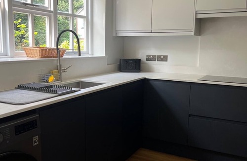 London Borough of Bromley Casa | Stylish, Renovated Chislehurst Retreat – Walk to Station, Pubs & More!