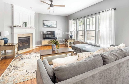 Tucker Casa | Stylish Sanctuary on Place Ct #41775