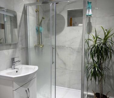 High Wycombe Casa | Stylish Self Contained Unit - High Wycombe