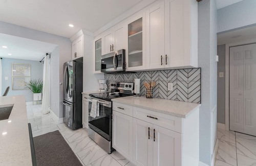 Old Seminole Heights Casa | Stylish Seminole Heights Oasis w/ Pool, AC & WiFi located in the heart of Tampa