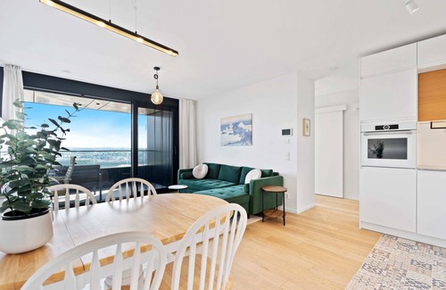 Gasperich Apartamento | Stylish Stay in w/ Kitchen, Parking & Essentials