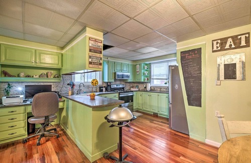 Johnstown Casa | Stylish Suburban Getaway, 10 Miles to Royal Mtn!