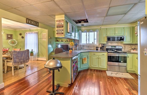 Johnstown Casa | Stylish Suburban Getaway, 10 Miles to Royal Mtn!