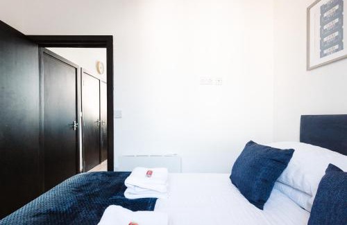 Warrington Apartamento | Stylish Town Centre Suite by Traboule Properties LTD