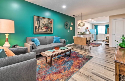 Normal Casa | Stylish Vacation Rental - Walk to ISU!