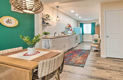 Normal Casa | Stylish Vacation Rental - Walk to ISU!