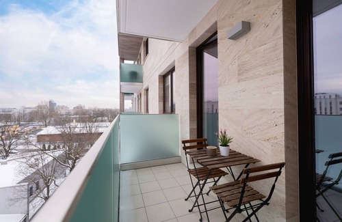 Grzegorzki Apartamento | Subtle Grey Apartment by Renters